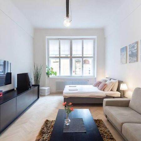 Luxury Apartment On Old Town Square Prague Exterior photo