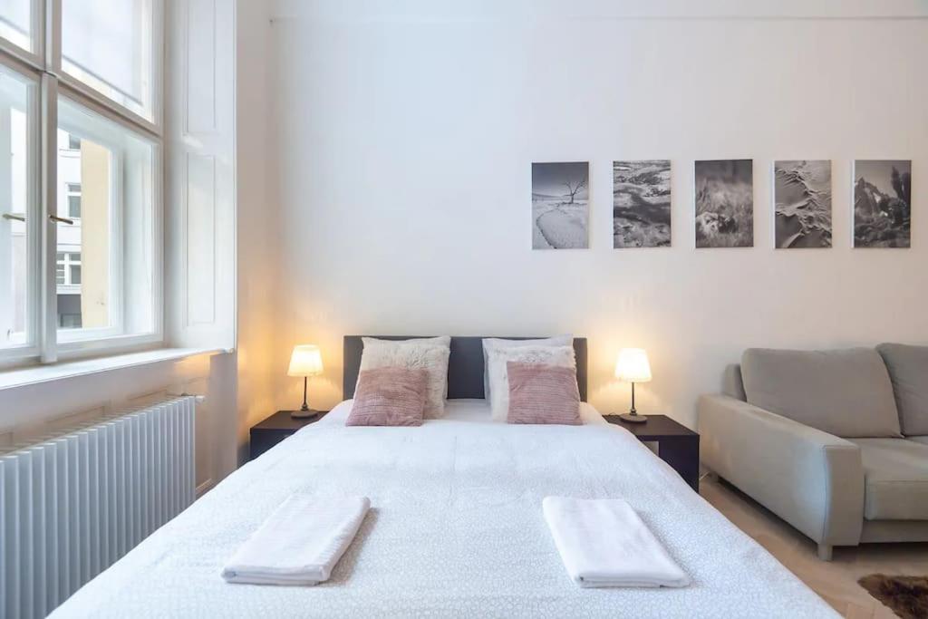 Luxury Apartment On Old Town Square Prague Exterior photo
