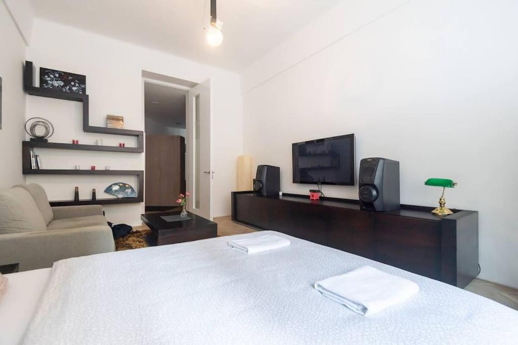 Luxury Apartment On Old Town Square Prague Exterior photo